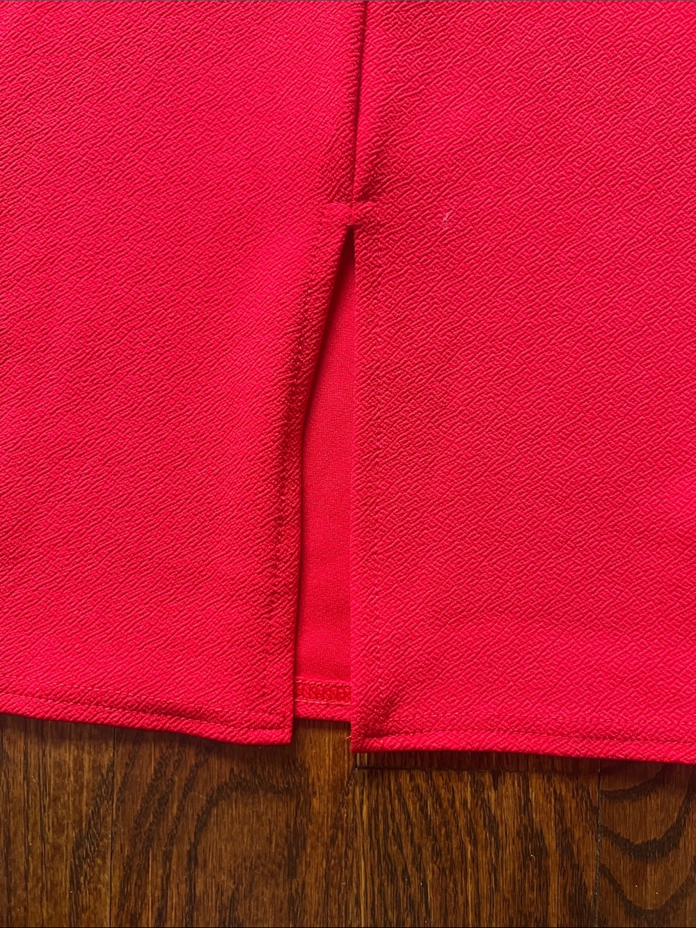 Off-Shoulder Red Bell-Sleeve Bodycon Dress - Picture 4 of 4